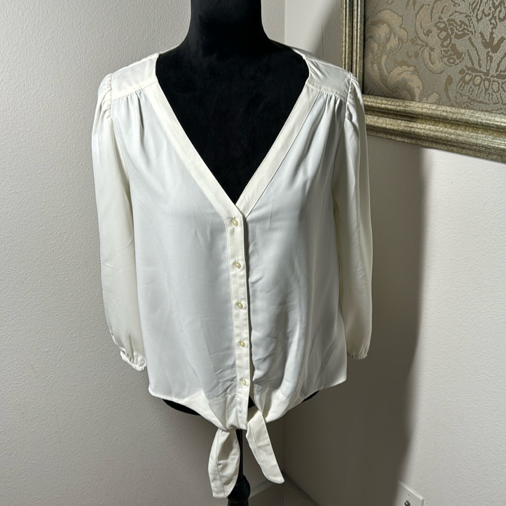 LOFT ivory V neck buttoned down ties at waist 3/4 sleeves top blouse Sz M